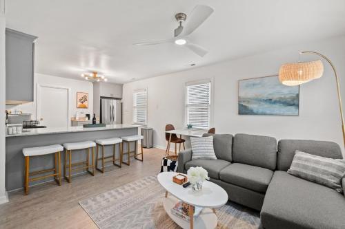 Φωτογραφία από το άλμπουμ του The Iverson - Cozy 2 Bdrm Home by the Beach σε Hampton