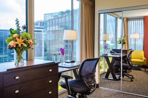 Beacon Hotel & Corporate Quarters Image