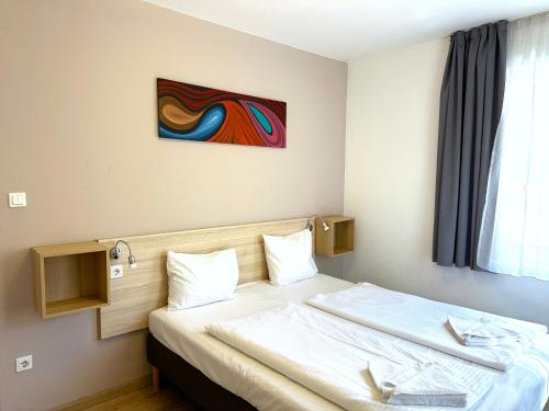 Prime Stay - Modern 3 Bedroom Family Apartment & Parking Included