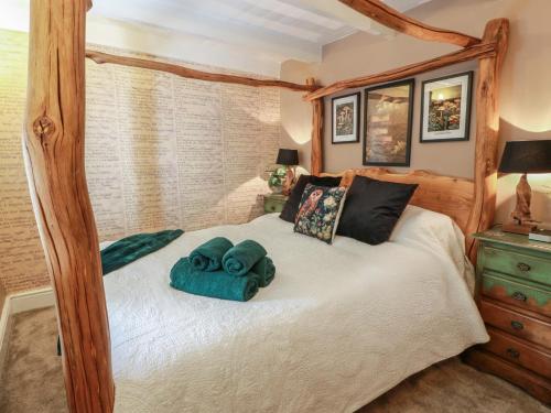 Postel nebo postele na pokoji v ubytování Rowantree Cottage