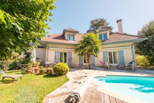 Villa Enfance - Piscine privée et proche Lac d'Annecy
