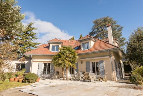 Villa Enfance - Piscine privée et proche Lac d'Annecy