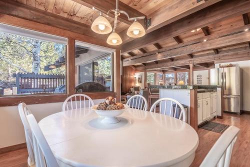 Gallery image of Centrally Located Tahoe Taverns Condo, Close to Tahoe City & Skiing at Alpine and OV! in Comstock Acres