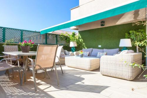 AMAZING ROOFTOP, 70 M TERRACE,Pool,BEACH,PARKING
