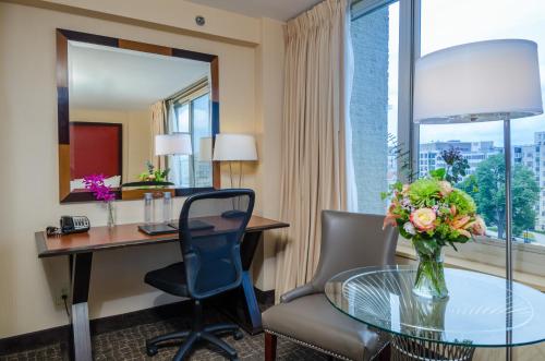 Beacon Hotel & Corporate Quarters Image