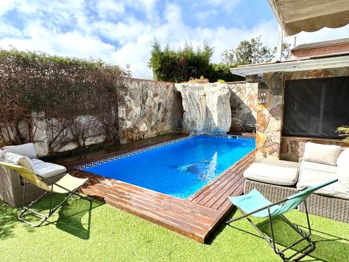 Loue Villa à Castelldefels BARCELONE avec piscine, 8 couchages, 7 minutes de la plage