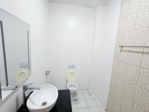 Un baño de Dream's HOME appartements meublés à Yaoundé, Bastos