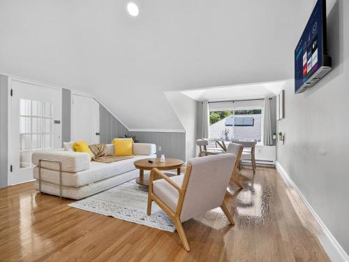 Gallery image of Charming 1BR apt in Boston with Free Parking in Boston