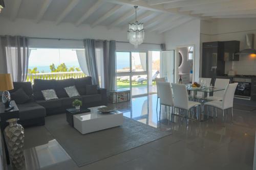 Villas Trillizos