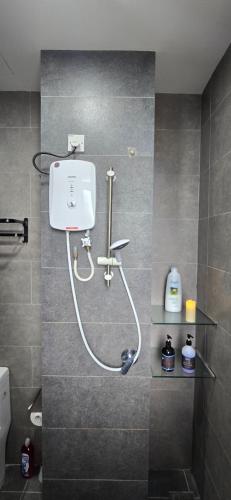 Bilik mandi di Neu suite, Family Unit - Jelatek LRT Gleneagles Hospital