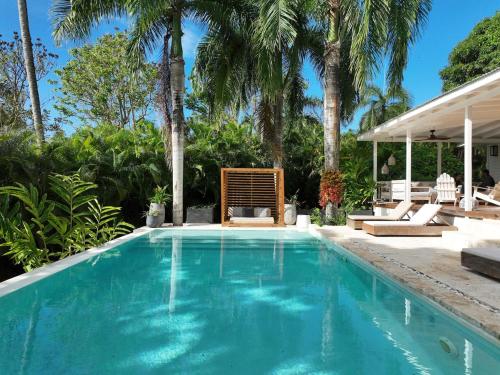 Modern villa with private pool 1 km from the beach samana