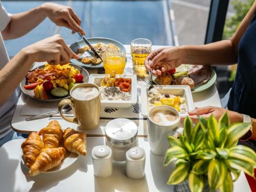 Comida en o cerca de este hotel