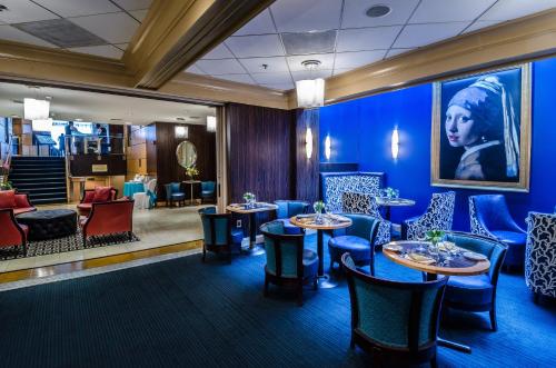 Beacon Hotel & Corporate Quarters Image