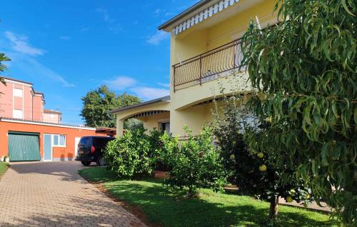Amazing Apartment In Vabriga With Wifi