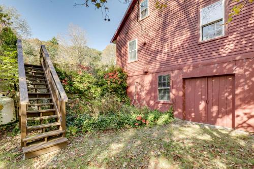 Κήπος έξω από το All-Season Lakefront Escape, 8 Mi to Mount Sunapee