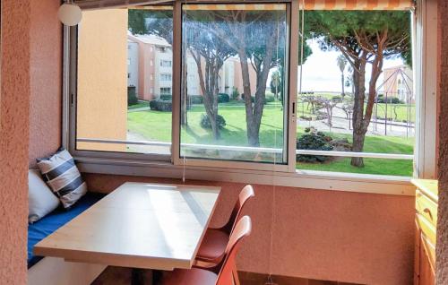 Zahrada ubytování Amazing Apartment In La Londe Les Maures