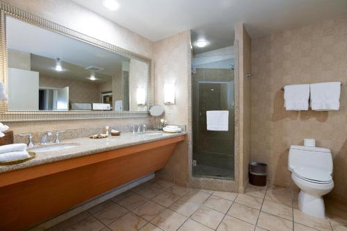 Ванная комната в platinum hotel