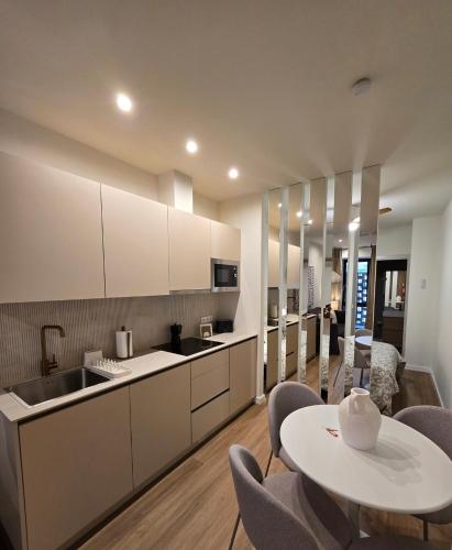 LHOME Puerta Osario Centro Ciudad