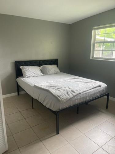 Cama o camas de una habitación en St Pete Villa