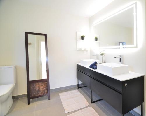 Vannituba majutusasutuses Pacific Cosy Home Tiare, splendid view