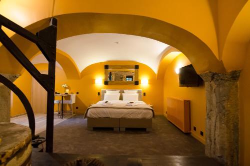 Gallery image of River Lodge Hotel Insolite in Maredsous