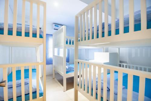 Un pat sau paturi într-o cameră la Sheldan 2 Private Hotspring Resort