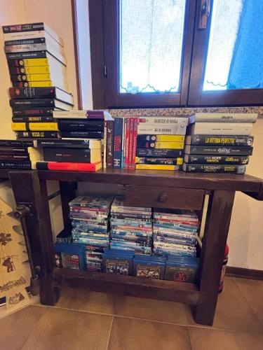 Perpustakaan di apartmen