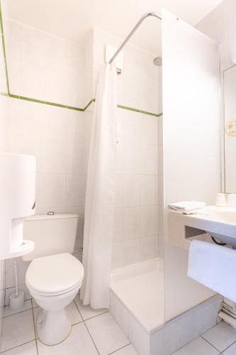 Un baño de Premiere Classe Bordeaux Nord - Lac