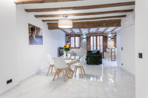 Valencia Flat Rental City center town hall