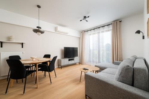 Racławicka 7 Superior Apartment by BookingHost