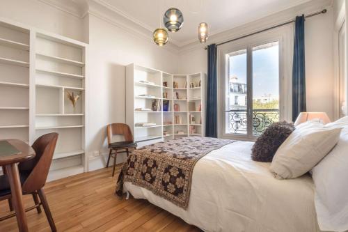 Luxury Flat Eiffel View 3BR 7 Guests
