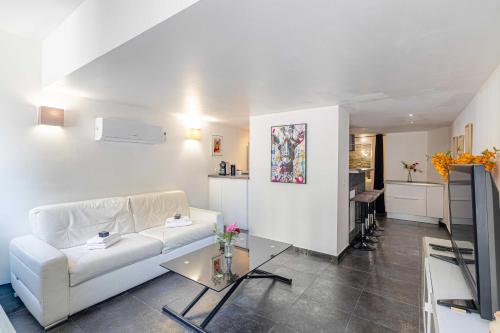 Modern Air-Conditioned Apt 2BR-8P - Cannes