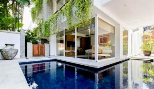 สระว่ายน้ำที่อยู่ใกล้ ๆ หรือใน The Chava Resort