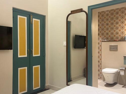 Ένα μπάνιο στο Dada's Atithya