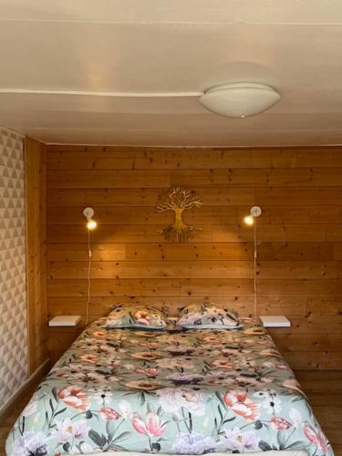 Postel nebo postele na pokoji v ubytování Gîte de la falaise