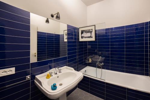 Koupelna v ubytování Ca' dei Colori design apartment