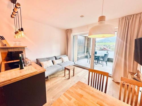 Die Malerei Penthouse by Da Alois