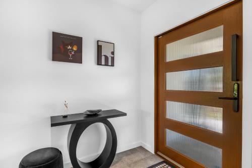Imagen de la galería de Jacaranda Amber The Vintage Golfside Luxe Villa, en Pokolbin