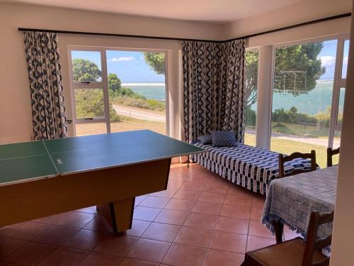 Instalaciones para jugar ping pong en Breede View Holiday Home o alrededores