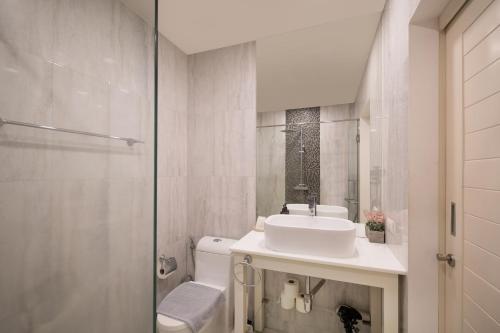 Ένα μπάνιο στο Woodbridge Property at Karon Butterfly