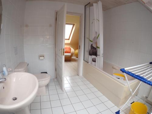 Koupelna v ubytování Anam Sona SeaView B&B