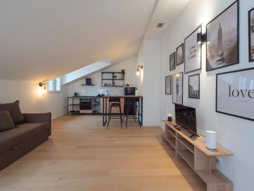 Xenia Milano - 2rooms apt in Via Petrella 4 E