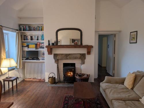 Istumisnurk majutusasutuses Charming 2 bedroom Cottage near Skibbereen with stove and views