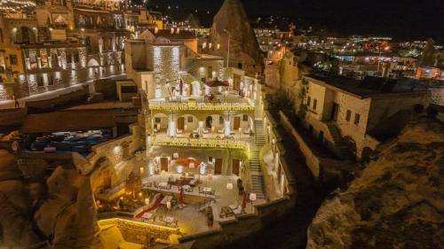 Pemandangan umum bagi Göreme atau pemandangan bandar yang diambil dari hotel