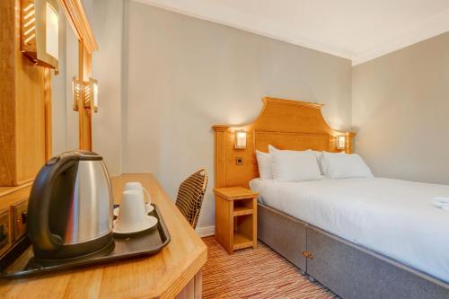 Katil atau katil-katil dalam bilik di Liverpool Aigburth Hotel By Belvilla