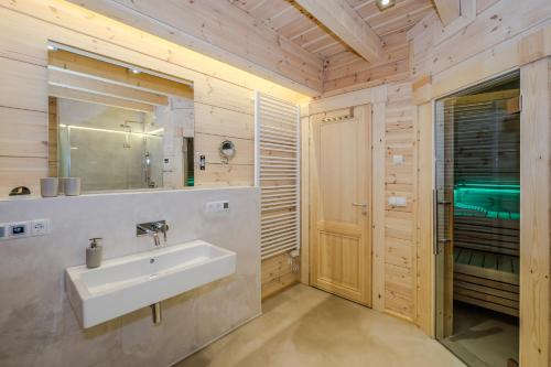Ένα μπάνιο στο Bergwaldlodges Einklang & Blickfang