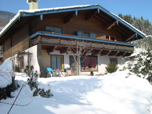 Chalet in Neukirchen near Ski Lifts