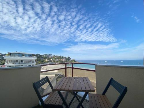 Appartement dernier étage avec vue mer à Perros-Guirec, plage de Trestraou - FR-1-368-130