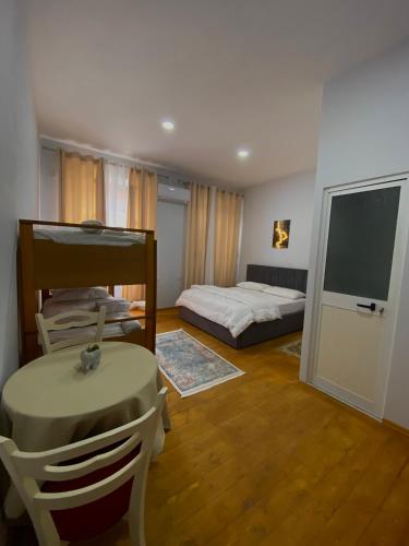 Ένα ή περισσότερα κρεβάτια σε δωμάτιο στο Fabian Apartment
