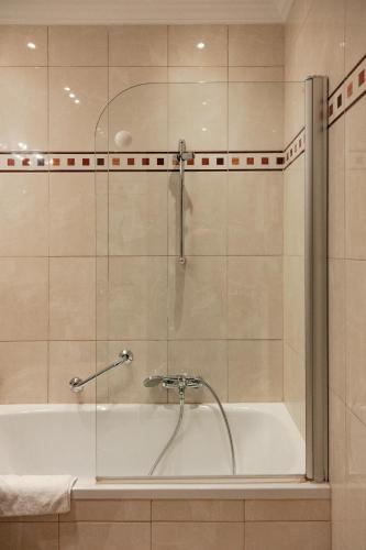 Koupelna v ubytování hideauts hotels Villa R
